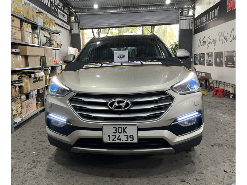 Độ đèn nâng cấp ánh sáng Bi Titan M20 Ultra cho xe Hyundai Santafe